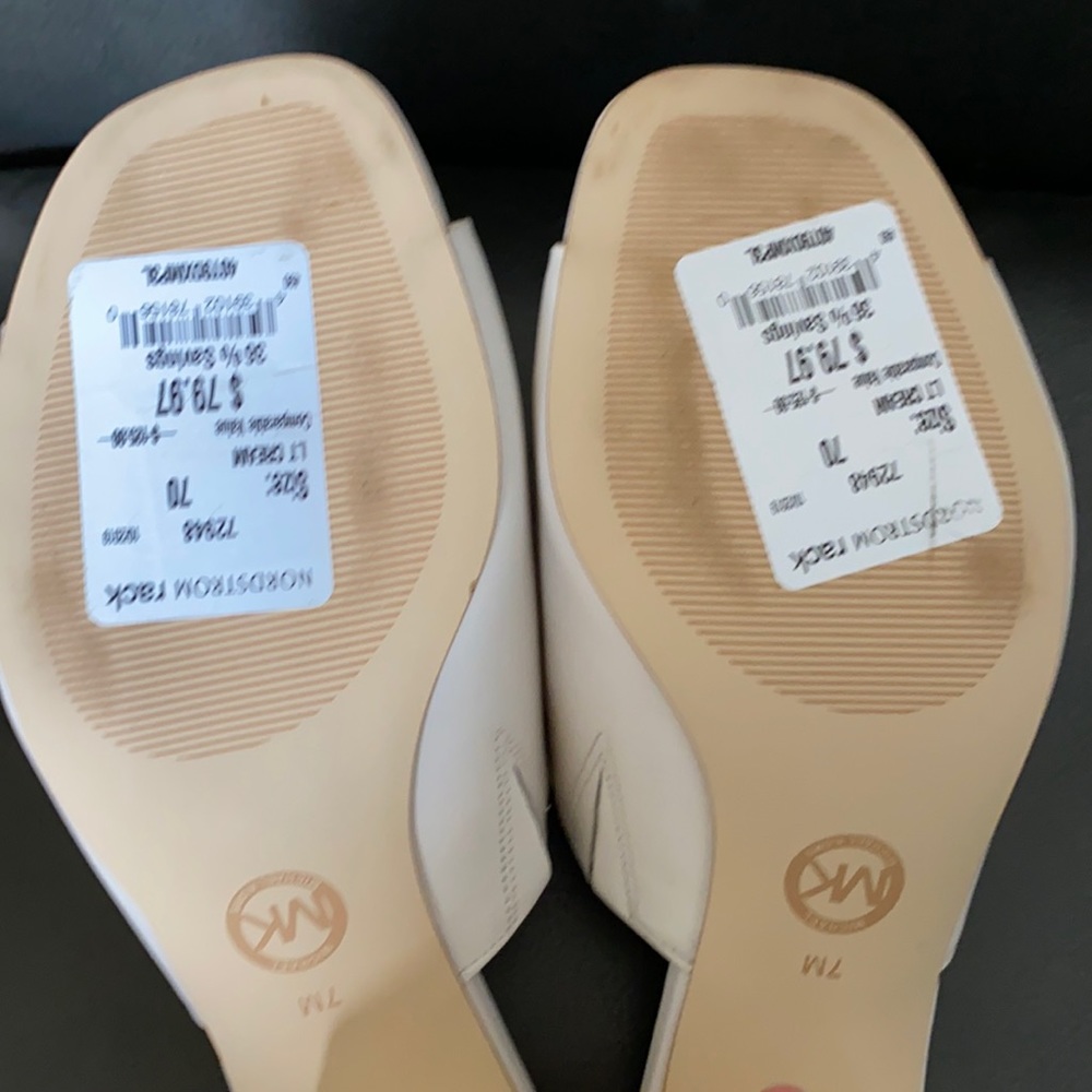 Light cream sandals